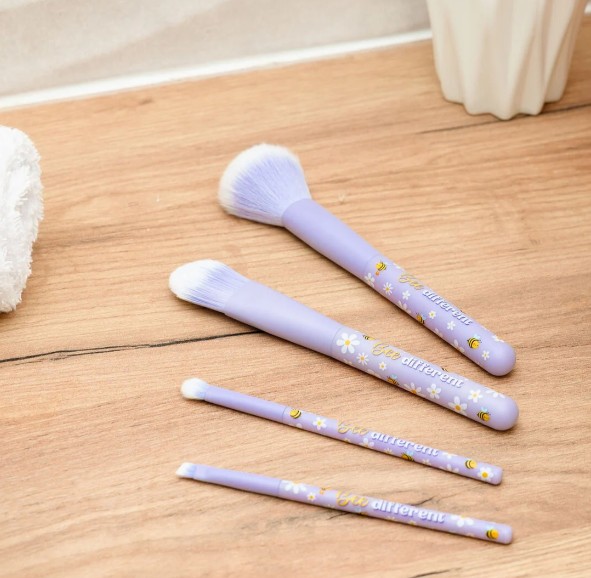 Σετ 4 Πινέλων Μακιγιάζ ''Oh My Glow'' Makeup Brushes Set Bee